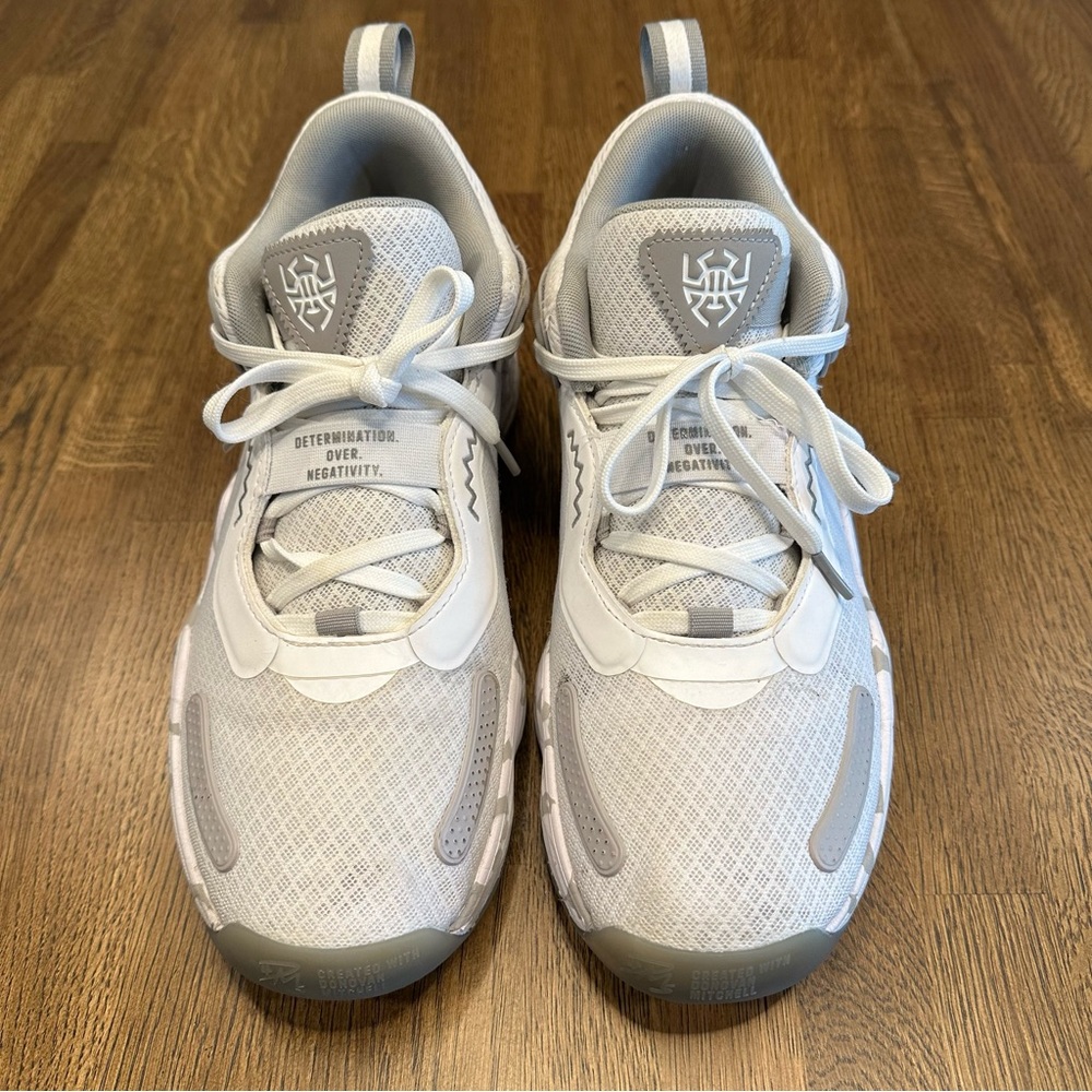Men’s Adidas D.O.N Issue 3 Basketball Shoe